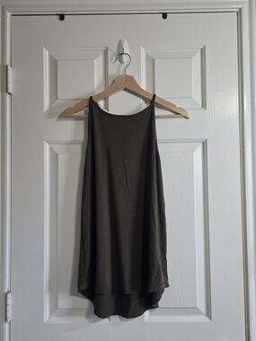 LouKeith Women's Olive Green Solid Scoop Neck Tank Top M Regular